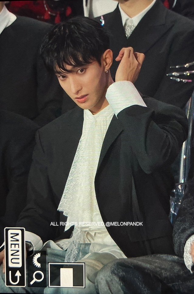 melonpandk's tweet photo. 250105 GDA
도겸아,,, 뭘 먹고 그렇게 잘생겨??ㅠㅠ
#도겸 #세븐틴 #SEVENTEEN #ドギョム #DK https://t.co/IvoJ7YNqpH