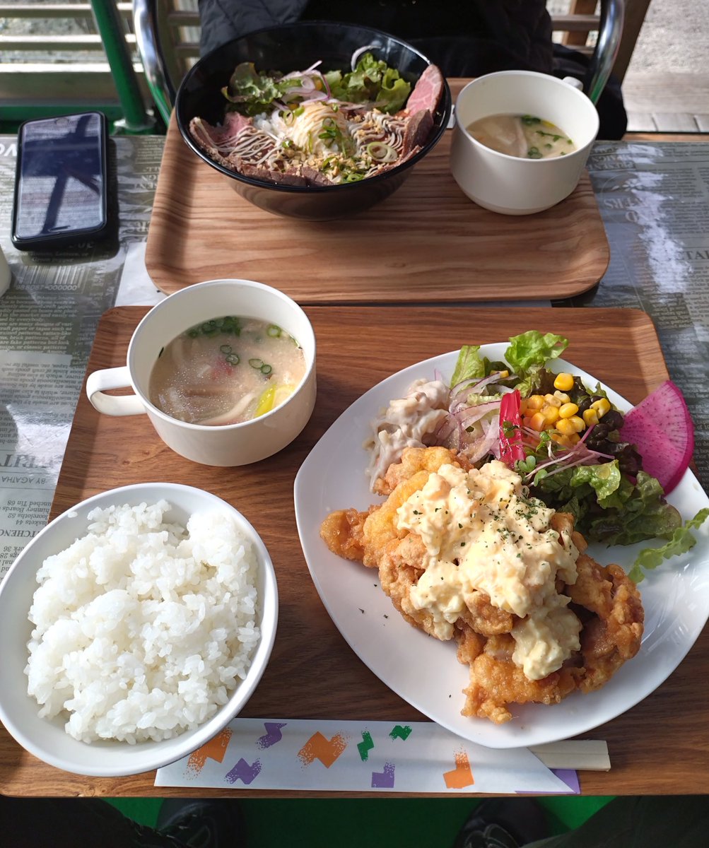hiro1227og's tweet photo. 2025年 初乗りmotoDINERさんに
寒さに負けずランチツーリング
店内は大きなストーブでポッカポッカ、生き返りました
ランチはローストビーフ丼&amp;チキンタルタル
大変美味で　ご馳走様でした
#初乗り
#motoDINER
#レブル
#ZRX https://t.co/DFDzW5fC8m