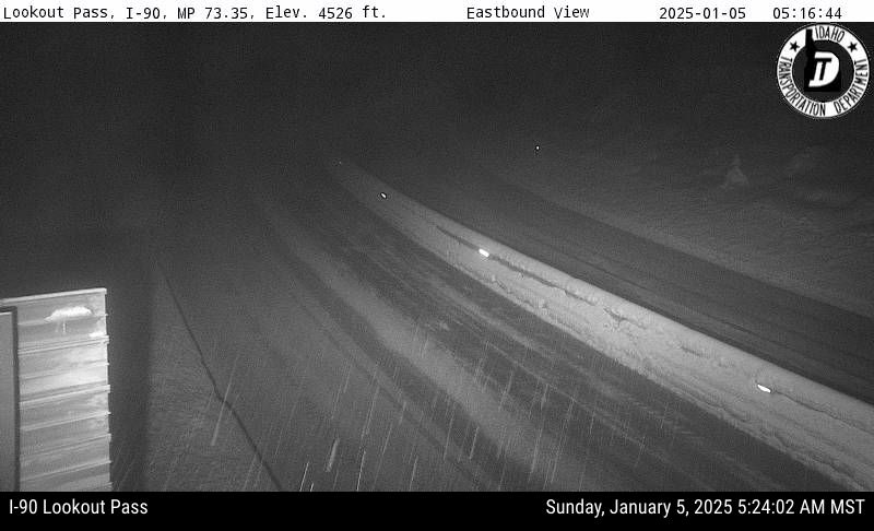 NWSMissoula's tweet photo. 5:30am MST - Allow extra travel time this morning over ID/MT border passes as snow will make for slick conditions at times. #idwx #mtwx #I90 #US12 #US93 https://t.co/rFRa71JQz1