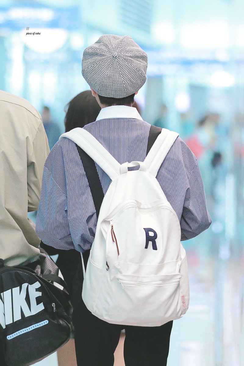 mang_sep9's tweet photo. R가방엔 감동이 있음.. 
뭔지 모르면 걍 느끼면 됨... https://t.co/6hA7rTTGV5