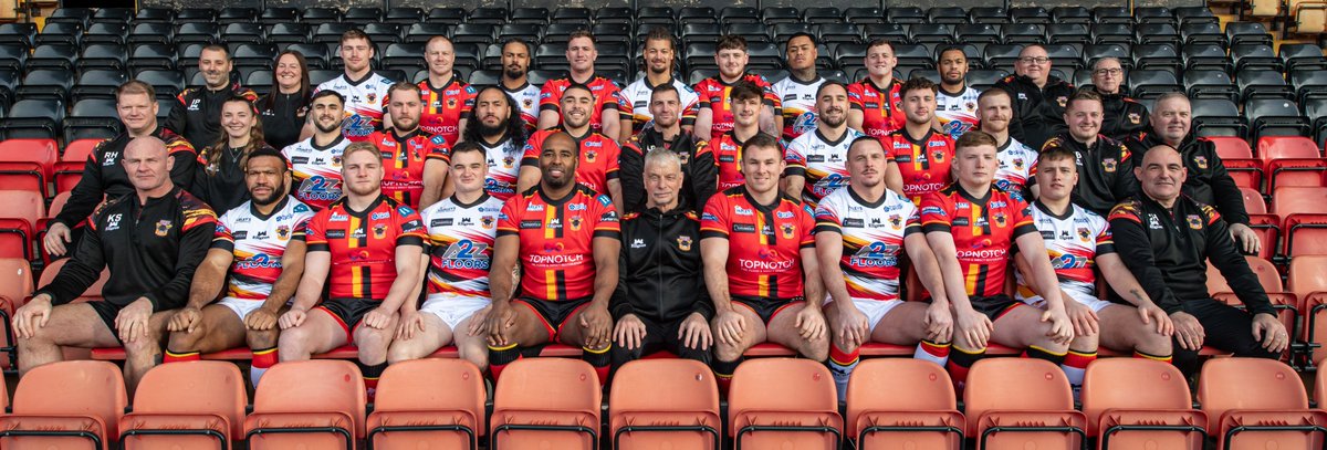 OfficialBullsRL's tweet photo. 📸 | Presenting your 2025 Bradford Bulls Team Photo!

#StrengthInNumbers https://t.co/dHGxRXSIsb