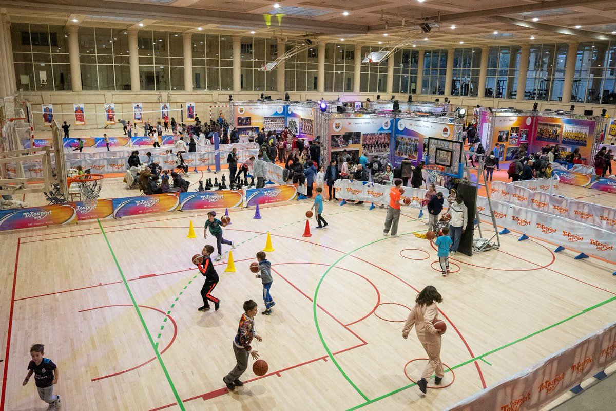 🏀 Triple guanyador o assistència perfecta? 

Practica el bàsquet, l’handbol i el volei  amb equips catalans referents

💬 Amb qui faries el millor equip a la pista…