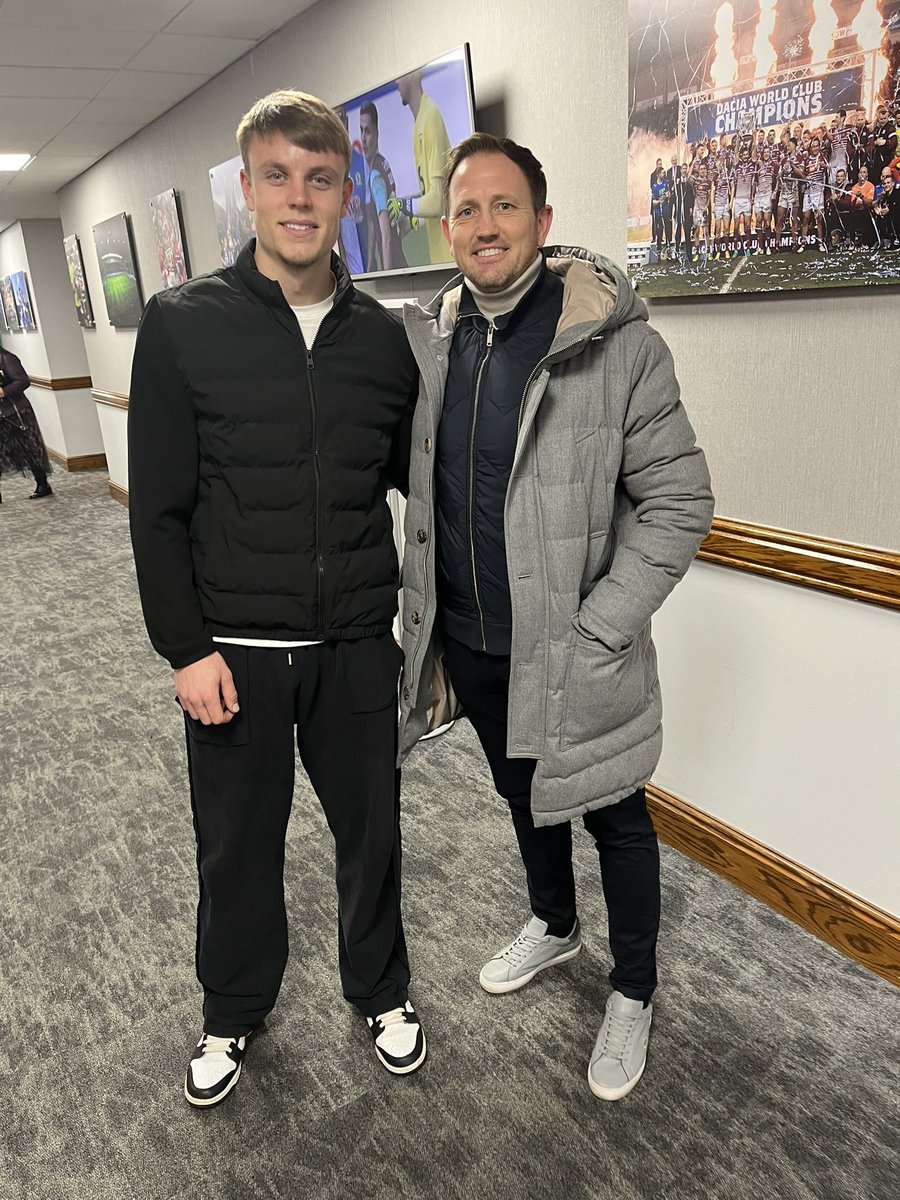 Jon Hassall (@jonhassall75) on Twitter photo 📝 Really pleased to see <a href="/WillGoodwin11/">Will Goodwin</a> sign with <a href="/LaticsOfficial/">Wigan Athletic</a> on loan from <a href="/OUFCOfficial/">Oxford United</a> for the rest of the season.
🔵⚪️
<a href="/ajhilly14/">Ash Hill</a> <a href="/BeswicksSports/">Beswicks Sports</a>
#latics #SkyBetLeagueOne #donedeal 📝 Really pleased to see <a href="/WillGoodwin11/">Will Goodwin</a> sign with <a href="/LaticsOfficial/">Wigan Athletic</a> on loan from <a href="/OUFCOfficial/">Oxford United</a> for the rest of the season.
🔵⚪️
<a href="/ajhilly14/">Ash Hill</a> <a href="/BeswicksSports/">Beswicks Sports</a>
#latics #SkyBetLeagueOne #donedeal