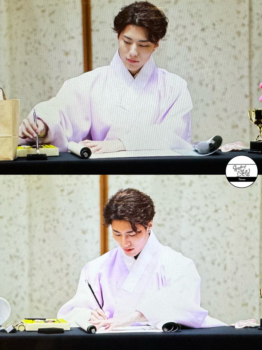 JEUPSTYLE's tweet photo. [ 250105 MELLIFLUOUS 막팬싸 프리뷰 ]

붓글씨도 예쁘게 잘 쓰는 우리 꽃도령🤍

#박제업 #PARKJEUP #제업 #JEUP
#제업스타일 #JEUPSTYLE #RESET
#Destiny #Because_of_you #나의밤
#오운완 #어깨 💪

@THEKH__official https://t.co/QbVPEM6SPZ