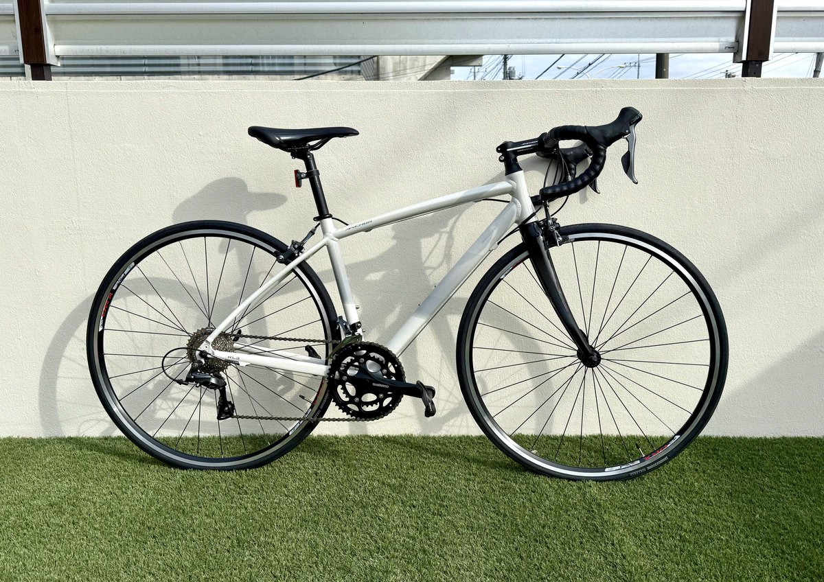 YuppiBlues's tweet photo. Zwiftで3年半使った自転車がもうボロボロになったので、新しい自転車をゲット🤗今日でちょうど1000時間 33000kmだったわ😌 正月に太った分頑張って漕ぐわよ💪😆 #ANCHOR #RL3DROP https://t.co/CCP7KF8aia