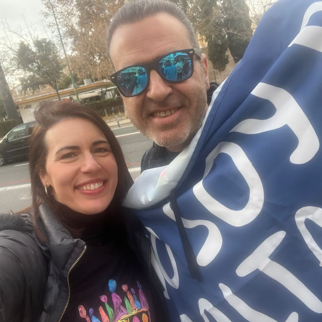 IgnatiusThin's tweet image. He tenido que aclararme la piel, pero al fin se ha cumplido un sueño. Repartir ilusión y felicidad en la Cabalgata de #ReyesMagos del @ateneodesevilla, en el cortejo de Baltasar @Fedesmarque. Regalo para mi corazón #yosoydebaltasar