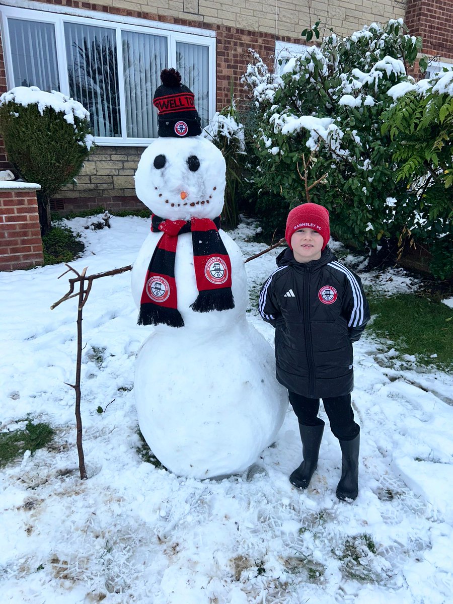 WombwellTownFC's tweet photo. Great to see a Wellers snowman! https://t.co/PRe5AaJX6N