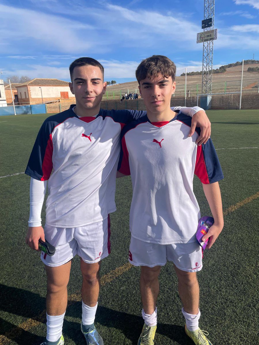 OlimpicoVdo's tweet photo. 🚨Nuestros jugadores del Olímpico

⚽️David Girón
⚽️Sergio Calero 

🏆Han sido campeones de selecciones provinciales en categoría cadete con la selección de Albacete

Enhorabuena chicos 💪🏾💪🏾 https://t.co/lxyoPvX8xs
