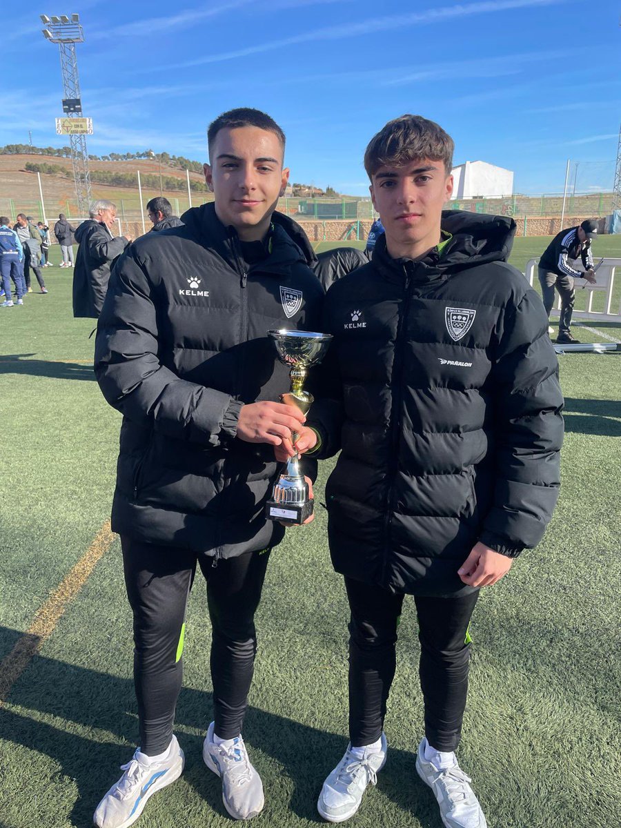 OlimpicoVdo's tweet photo. 🚨Nuestros jugadores del Olímpico

⚽️David Girón
⚽️Sergio Calero 

🏆Han sido campeones de selecciones provinciales en categoría cadete con la selección de Albacete

Enhorabuena chicos 💪🏾💪🏾 https://t.co/lxyoPvX8xs