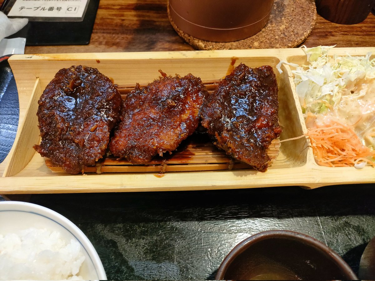 nobbob11's tweet photo. 正月から食べ三昧！
うなぎは東京戻ってきてからだけど、名古屋飯はマジで好き！ https://t.co/4ONkMa1mec