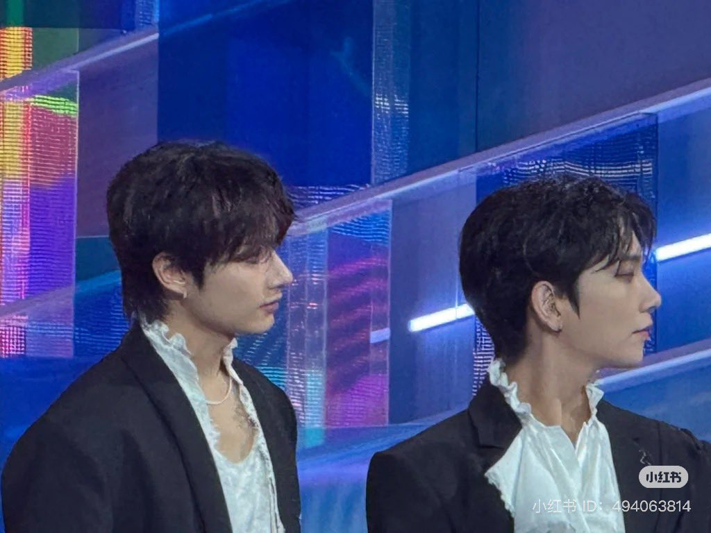 shurrrru's tweet photo. 각종 연말무대시상식 특수가있음
일년내내 이얼굴들을 봤는데 다시 일년내내 이얼굴들을 보겠다고
그런 오따꾸적 다짐을하게되는 한정판미모임 https://t.co/djP2n0K6oK