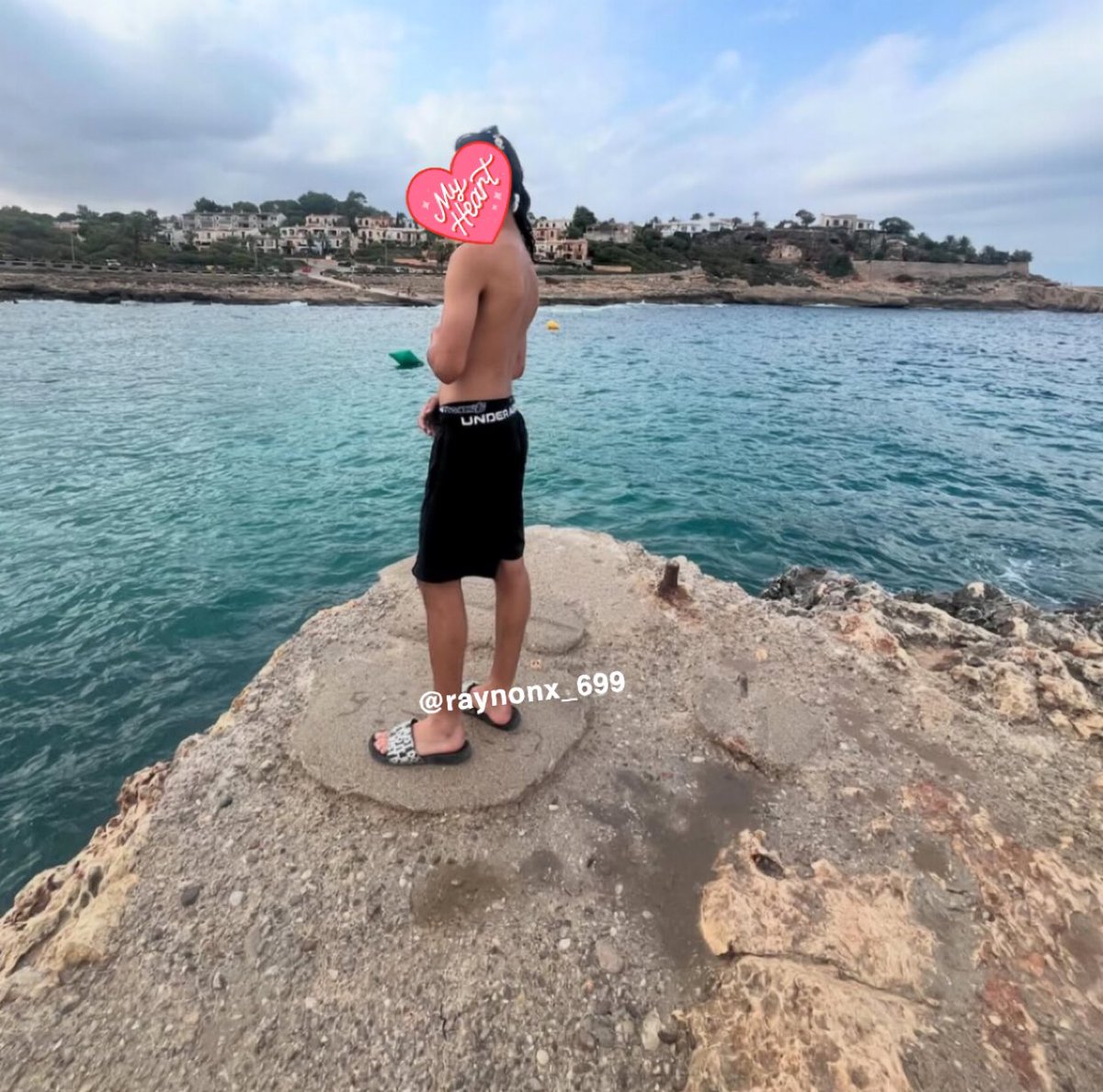 rayonx_699's tweet photo. L’été c mon prime infini sah sa me manque trop #rebeu #larbin #cashmaster https://t.co/P279ugV39X