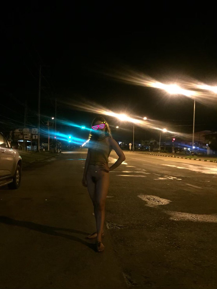 Wi_Smiley's tweet photo. Look at me.
https://t.co/BqlAEiCrDH
#outdoor #nobra https://t.co/GJBx1jmYoT