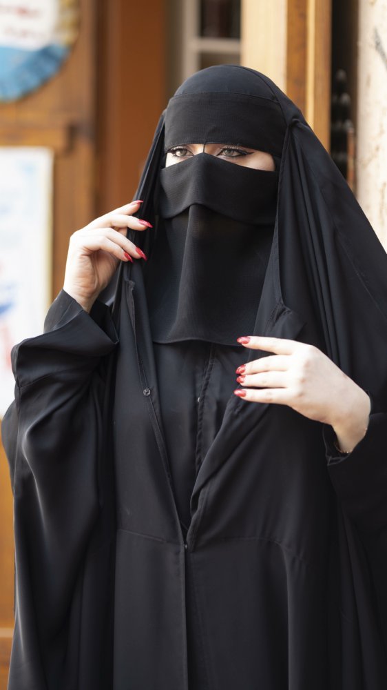 إنها امرأة واحدة لكنها فعلت الكثير بي
أثرها لايزول
