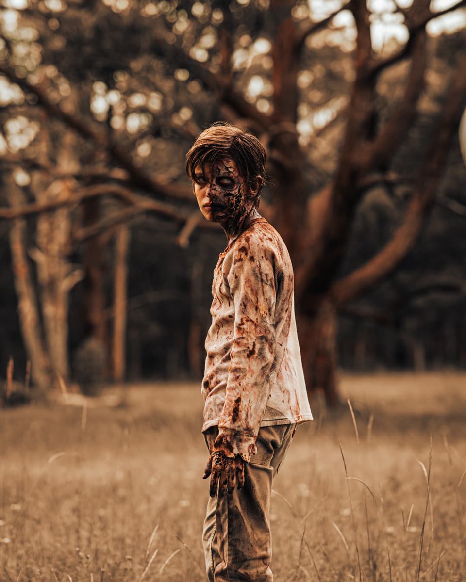 kindersstar's tweet photo. The most charming zombie - 2025 #HALFTURN #StayHuman https://t.co/QtCB6VLn3x