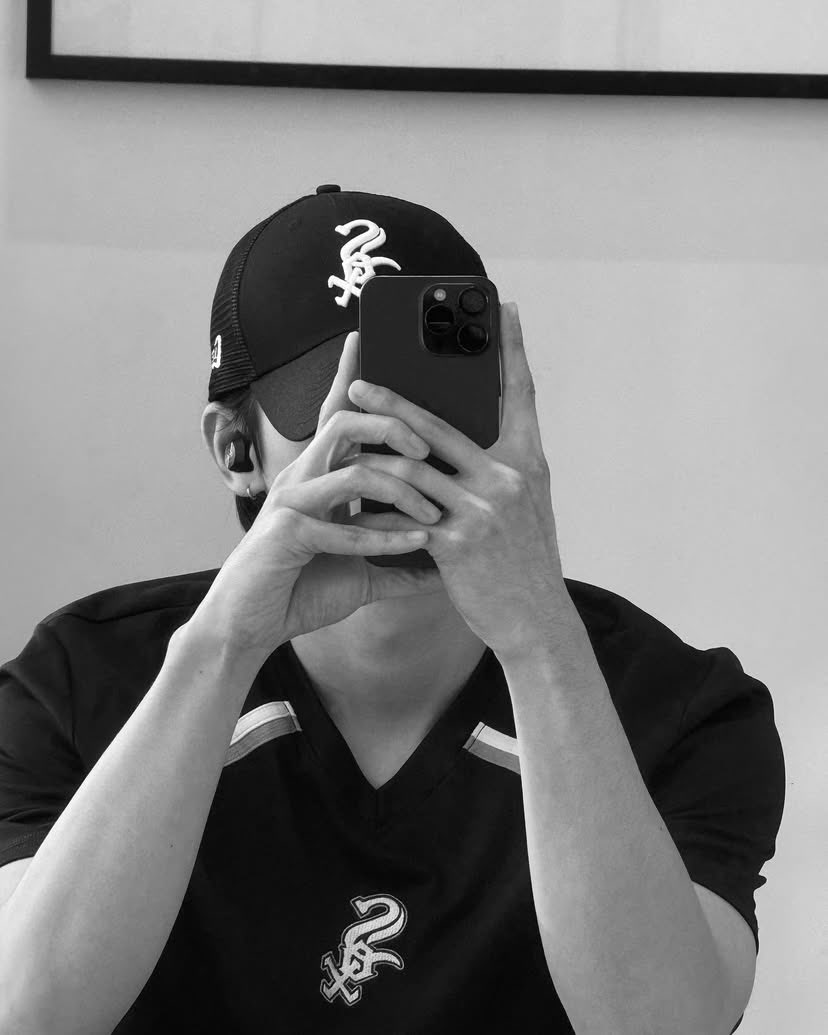 fahladax9thpp's tweet photo. พี่แกใช้ชีวิตเป็นพระเอกฟิคมาก จะอยู่ยังไง https://t.co/mlea0AaB3V