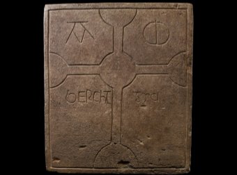 NorthAges's tweet image. Hartlepool. Herterpol c.1170. 'Pool or bay near the stag peninsula'. Old English heorot + ēg +  pōl. Source: Oxford Dictionary of British #PlaceNames. Bede calls the monastery there Heruteu, 'the island of the hart', whose founding abbess was Heiu. 📸DigVentures