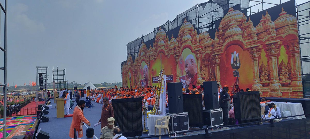 IMukesh_Tiwari's tweet photo. #HaindavaSankharavam

मंदिर सरकार के अधीन काम करने वाली सम्पत्ति नहीं है! हिन्दू संगठन मंदिर को सरकारी कब्जे से दूर रखने की मांग करता है! https://t.co/twrrXFPcxE