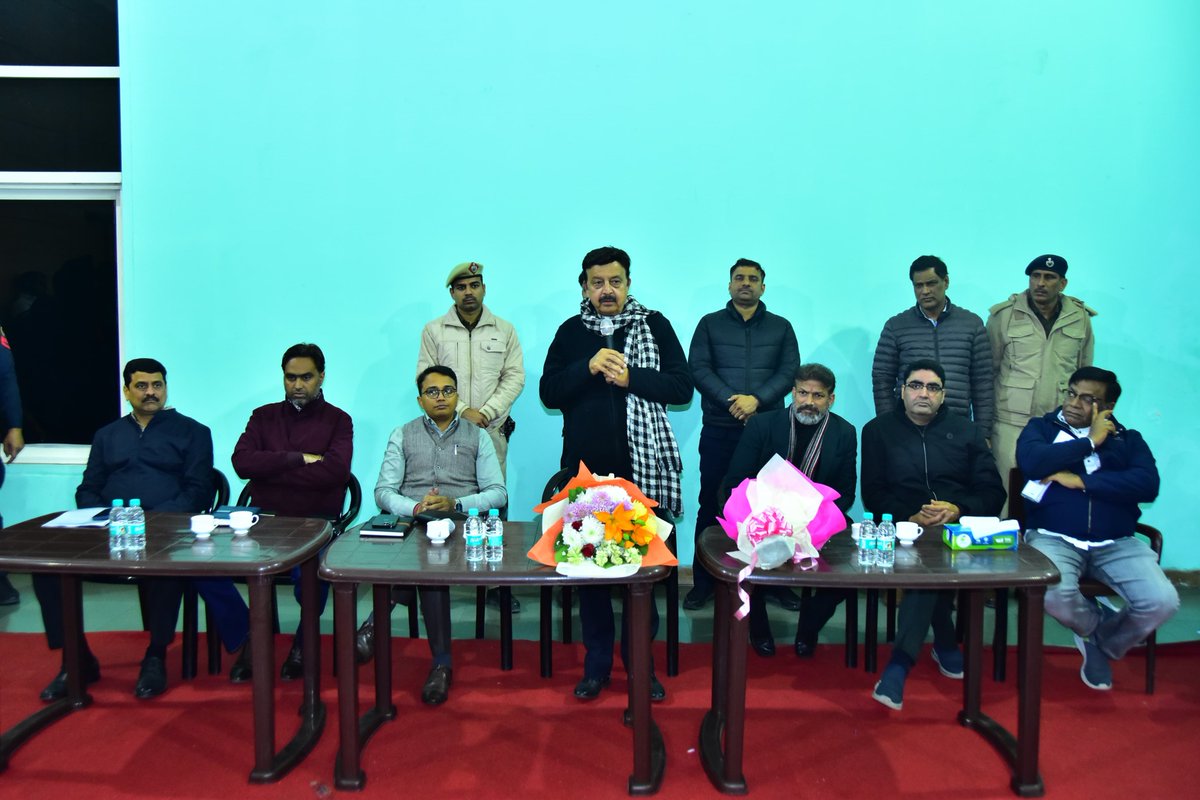 DC_Gurugram's tweet photo. Foundation for Gurugram's Bright Future to Be Laid with Better Connectivity and Strong Road Network: Sh. Rao Narbir Singh
🔹The Cabinet Minister stated that a Detailed Project Report (DPR) is being prepared for the construction of an elevated road from NH 48 to Vatika Chowk and four flyovers from Vatika Chowk to Ghata Chowk at a cost of ₹800 crores. Work on the ground will begin soon.
🔹A community center will be built in South Close, and the green belt from Vatika Chowk to Ghata Chowk will be free from encroachments before January 31: Sh. Rao Narbir Singh.
🔹The Cabinet Minister visited Vatika City and South Close, expressing gratitude to the citizens and listening to their issues while instructing officials to address them.
#GurugramDevelopment #Infrastructure #HaryanaGovernment #RaoNarbirSingh #SmartCity #BetterConnectivity #BetterConnectivity #Gurugram #Haryana