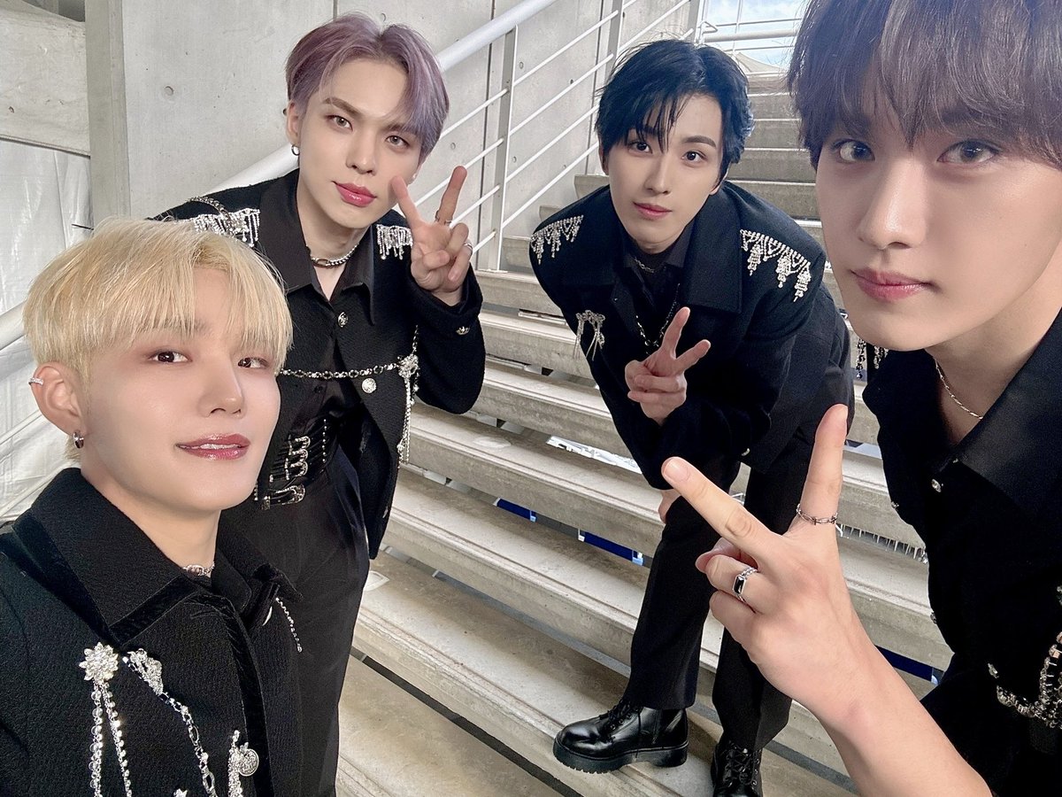 ｡ﾟﾟ･｡･ﾟﾟ｡
ﾟ  𝓒𝓘𝓧   ﾟ
　ﾟ･｡･ﾟ

    ｡ﾟﾟ･｡･ﾟﾟ｡
        𝟐𝟎𝟐𝟒  ﾟ
　    ﾟ･｡･ﾟ

｡ﾟﾟ･｡･ﾟﾟ｡
ﾟ.   🔚   ﾟ
　ﾟ･｡･ﾟ

#CIX #씨아이엑스 #BX #승훈 #용희 #현석