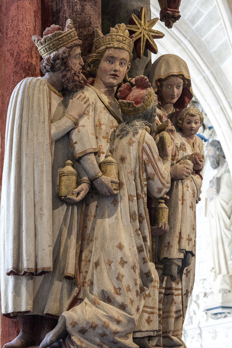 Businirmaslejos's tweet photo. LOS REYES MAGOS
En el claustro alto de la #CatedraldeBurgos encontramos esta bella Adoración de los Reyes Magos, una extraordinaria representación escultórica obra de uno de los talleres más importantes del gótico de la segunda mitad del XIII y que conserva parte de su policromía https://t.co/JyRXN5UHPJ