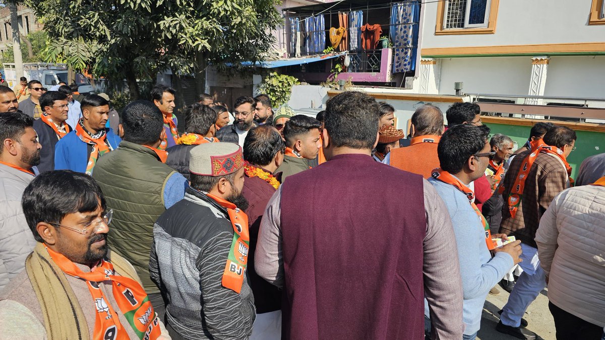 pushkarkalabjp's tweet image. आज नगला नगर पालिका प्रत्याशी श्री सचिन शुक्ला जी के समर्थन में जनसंपर्क किया ।

@BJP4UK @pushkardhami @mahendrabhatbjp @ajaeybjp

#VoteforKamal
#जीतेगी_जनता_खिलेगा_कमल

#BJP #bjputtarakhand