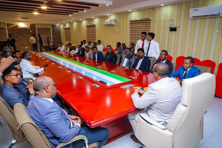 The Vice President of Puntland, <a href="/HELugatoor/">H.E Ilyas Osman Lugatoor</a>, inaugurated the renovated Ministry of Environment Range and Climate Change. He commended the Ministry for its self-reliant efforts in implementing the reforms and improvements to the facility.

#sustainability #MoERCC