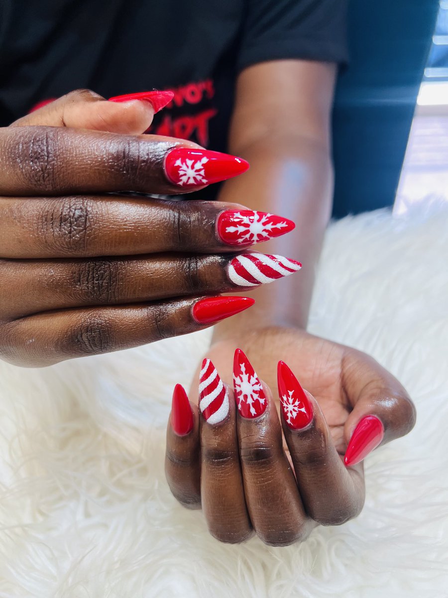 Lord_Mutuzo's tweet photo. Did I ever show you guys these Christmas nails @nail_spectrum did!!!! 

WE ARE OPEN FOR WALK INS!!!
0759048080 to book an appointment! https://t.co/BE9zC8nGDd