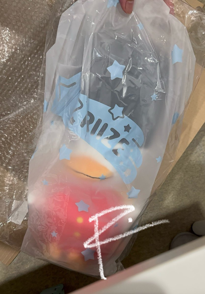 inch check !!

40 cm ddolbyeong sohee doll
sealed/unopened, just got delivered now.

flexible payment terms, lower than srp.
DM me for more info
rfs : not collecting

wts lfb riize ph shotaro eunseok sungchan wonbin sohee anton