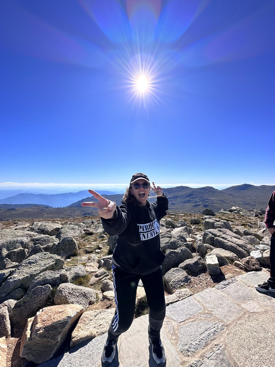 MummaStacks's tweet photo. Thinking of what I can aim for this year. Last year was for the top of Australia. What didn’t kill me has made me stronger. Onwards and upwards. With renewed hope and vision. 🧡#learningBitcoin #MountKosciuszko https://t.co/t03njKf9tl