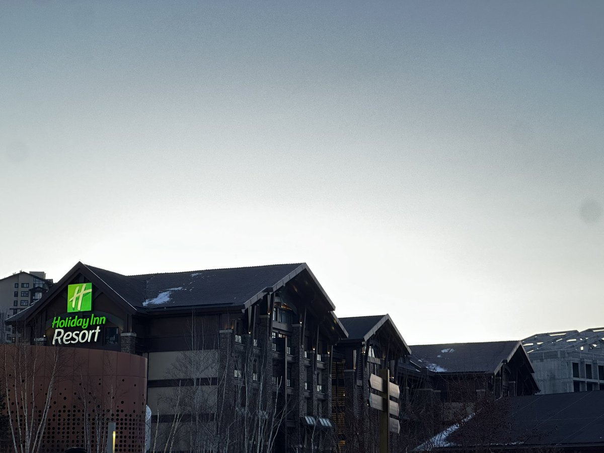 ElanChou tweet media