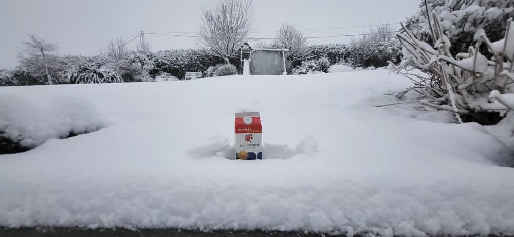 CarlowWeather's tweet photo. Ballyroe near Tralee and Paul Stephenson is measuring snow using the much wanted milk carton. Deep snow in parts of Kerry and Limerick, especially on higher ground. https://t.co/OPhE1XWHFo