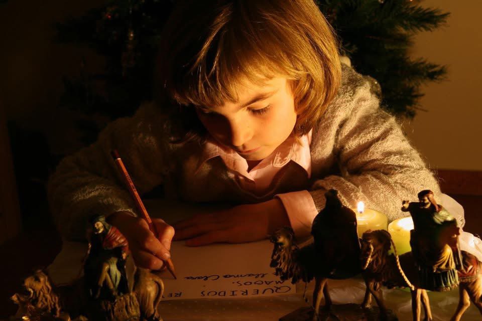 tonomatu's tweet photo. Los Reyes Magos existen....
.....Existen en el corazón de cada uno de los que creen en ellos 
Melchor, Gaspar y Baltasar. #ReyesMagos https://t.co/hhqJU7ABgP