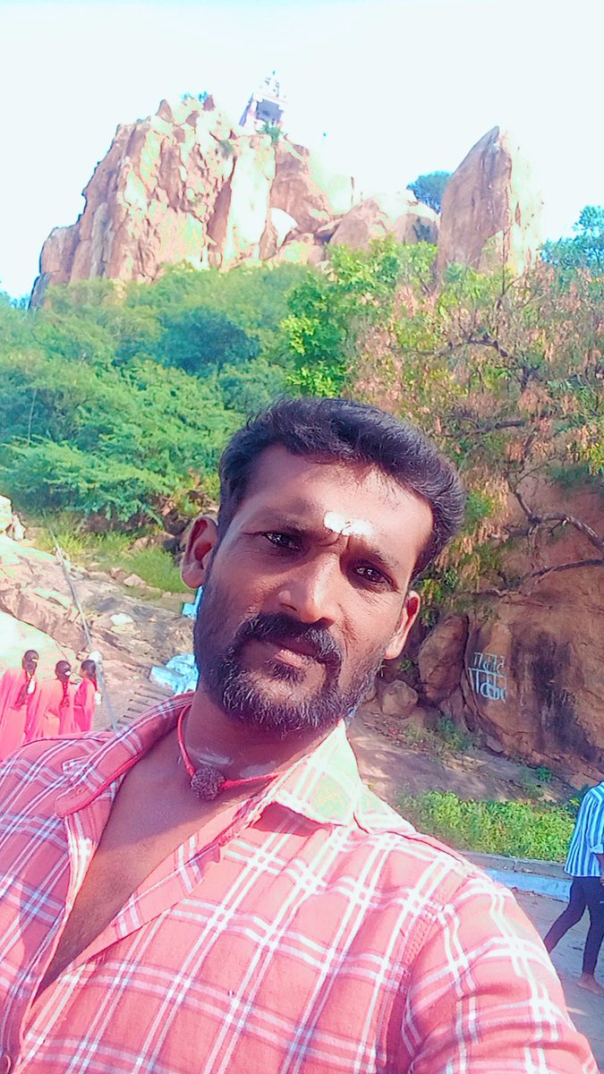 SakthianbuS's tweet photo. கபிலர் மலை குழந்தை வடிவேலன் ஆலயம் நாமக்கல் https://t.co/m4OmpZDdeg