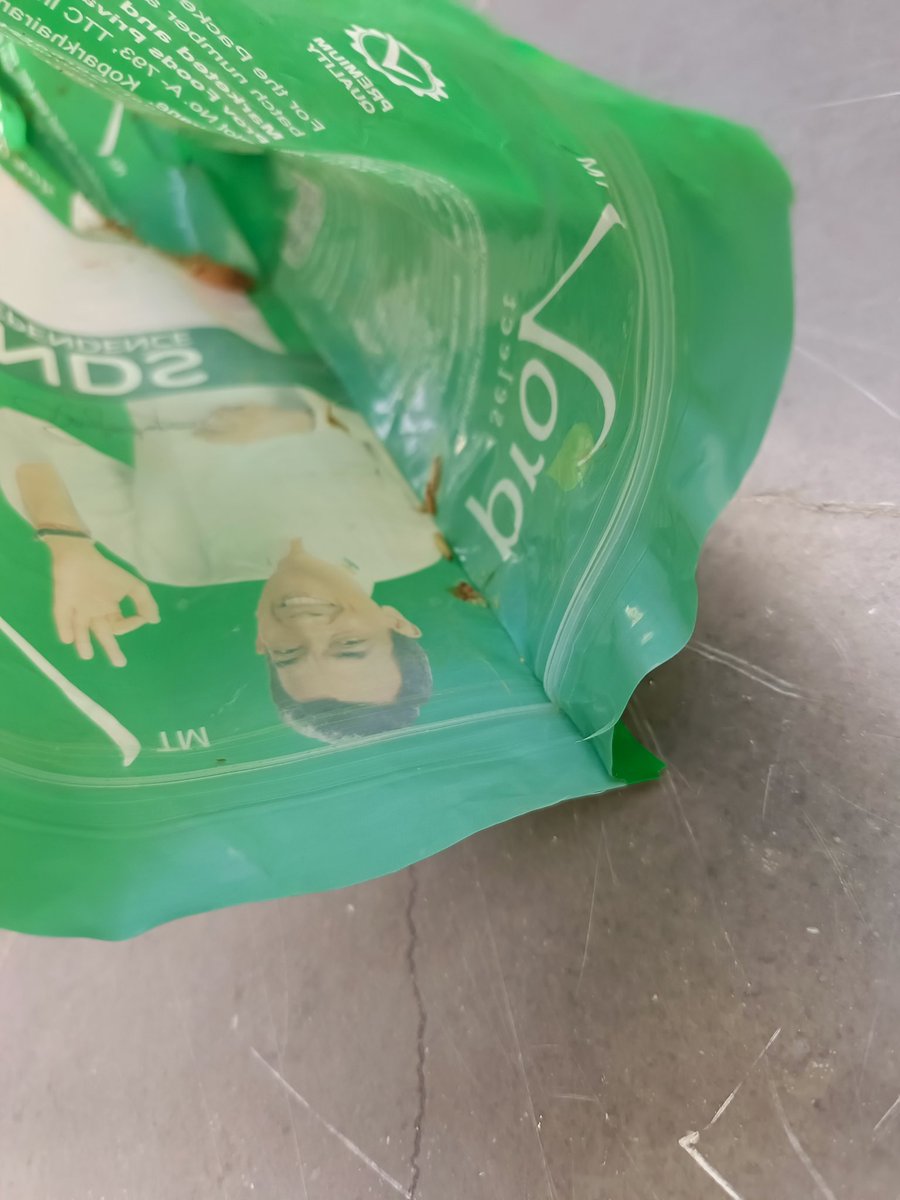 PavanShiram's tweet photo. #provfood selling disease with foods like Almonds and ect through some top most online platforms like #Amazon I have never seen this type of almonds in my whole life it causes very serious disease tooo. I never expected this from #Amazon #Food #AlmondProgress #Almonds #foodsafty https://t.co/8oMvbm4Whi