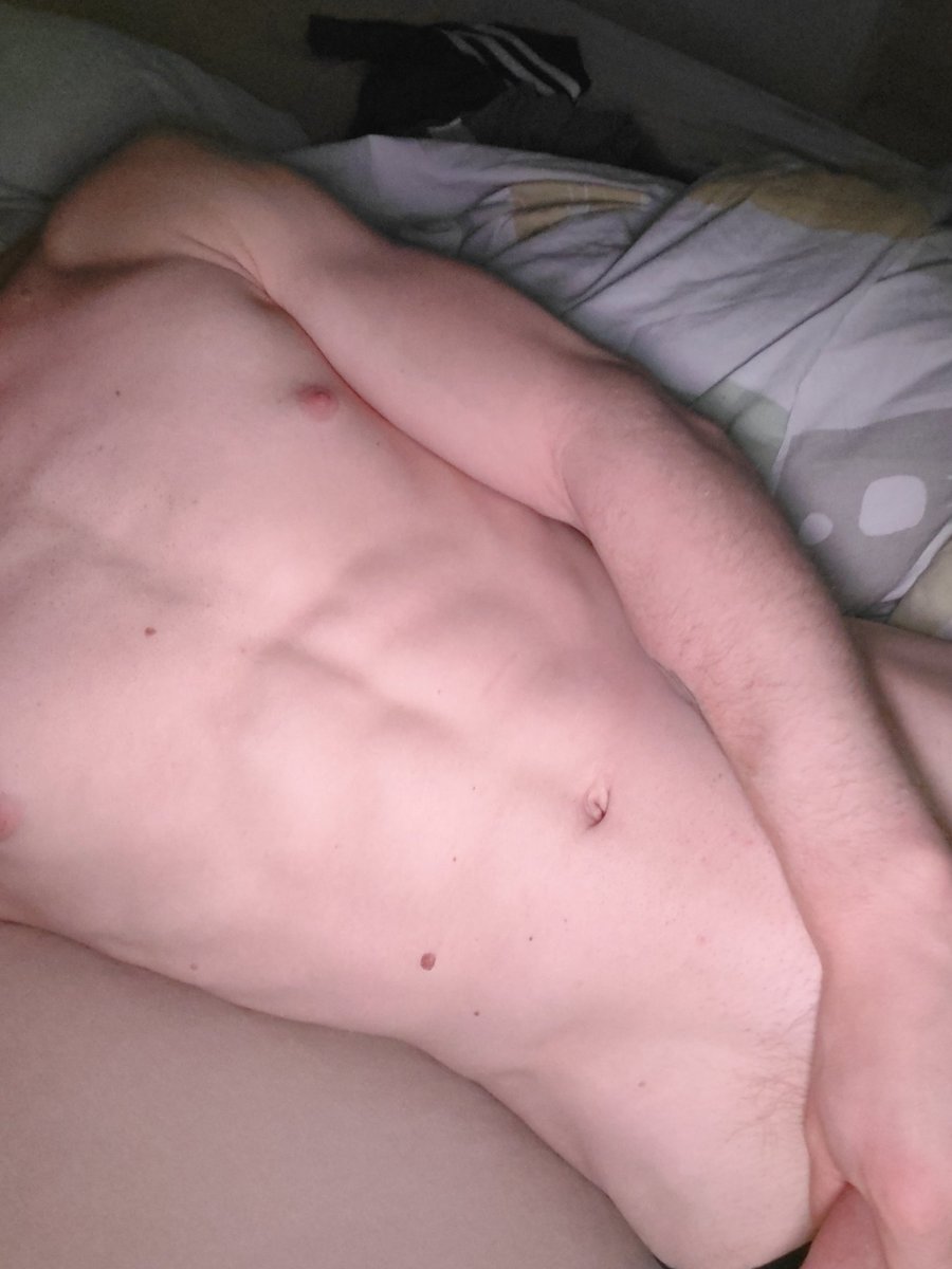 Nude avec moi ? 

#nude #gay #twinks