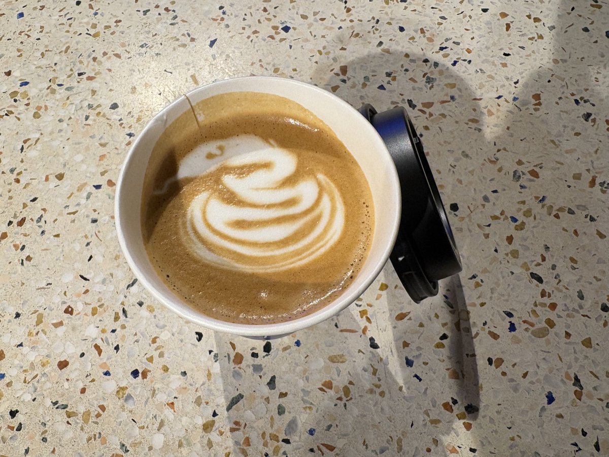 kitz4078's tweet photo. へびカプチーノ🐍
#rcoffee https://t.co/Cb9b38VTPF