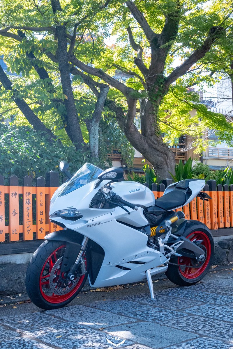__Chrom__RR's tweet photo. 名前 : くろむ
車種 : 959Panigale / CBR250RR
住み : 宮崎 ▶︎ 福岡 ▶︎ 兵庫
休み : 基本土日祝
一言 : バイクも良いけどBUMPも良いよ🪐

#DUCATI 
#959Panigale
#Panigale 
#バイク乗りと繋がりたい https://t.co/aOazZzlRoI