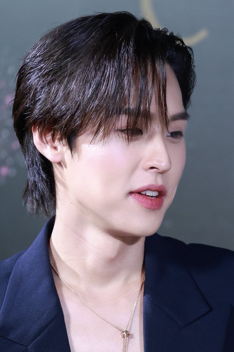 ขอบีบหน่อยได้มั๊ยยยยย🤏🏻
#Bbillkin