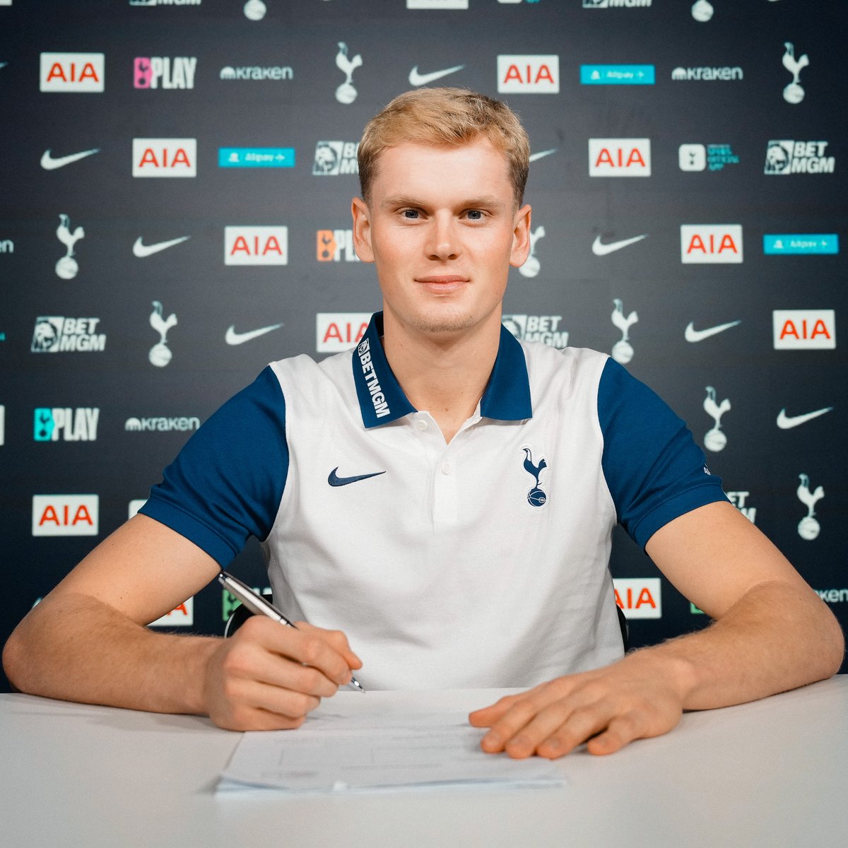 SpursOfficial's tweet photo. We are delighted to announce the signing of Antonin Kinsky, subject to international clearance and work permit ✍️