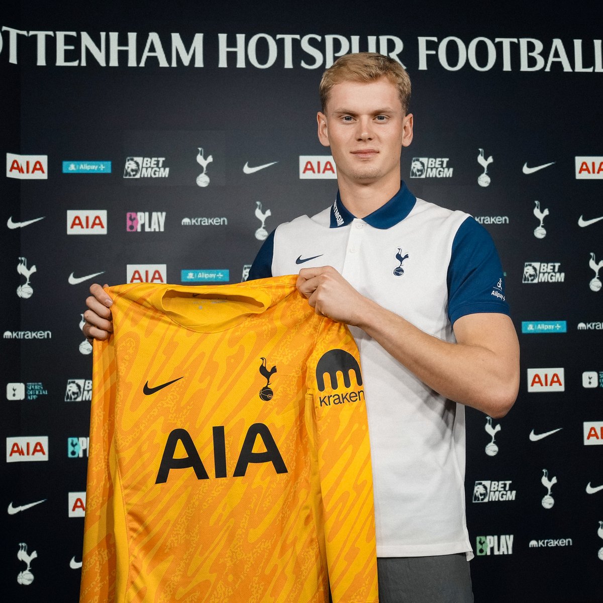 SpursOfficial's tweet photo. We are delighted to announce the signing of Antonin Kinsky, subject to international clearance and work permit ✍️
