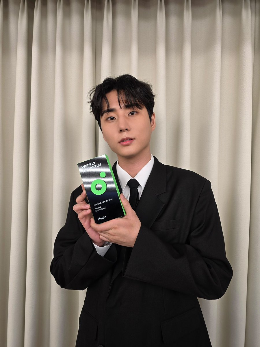 Melon Weekly Popularity Award.