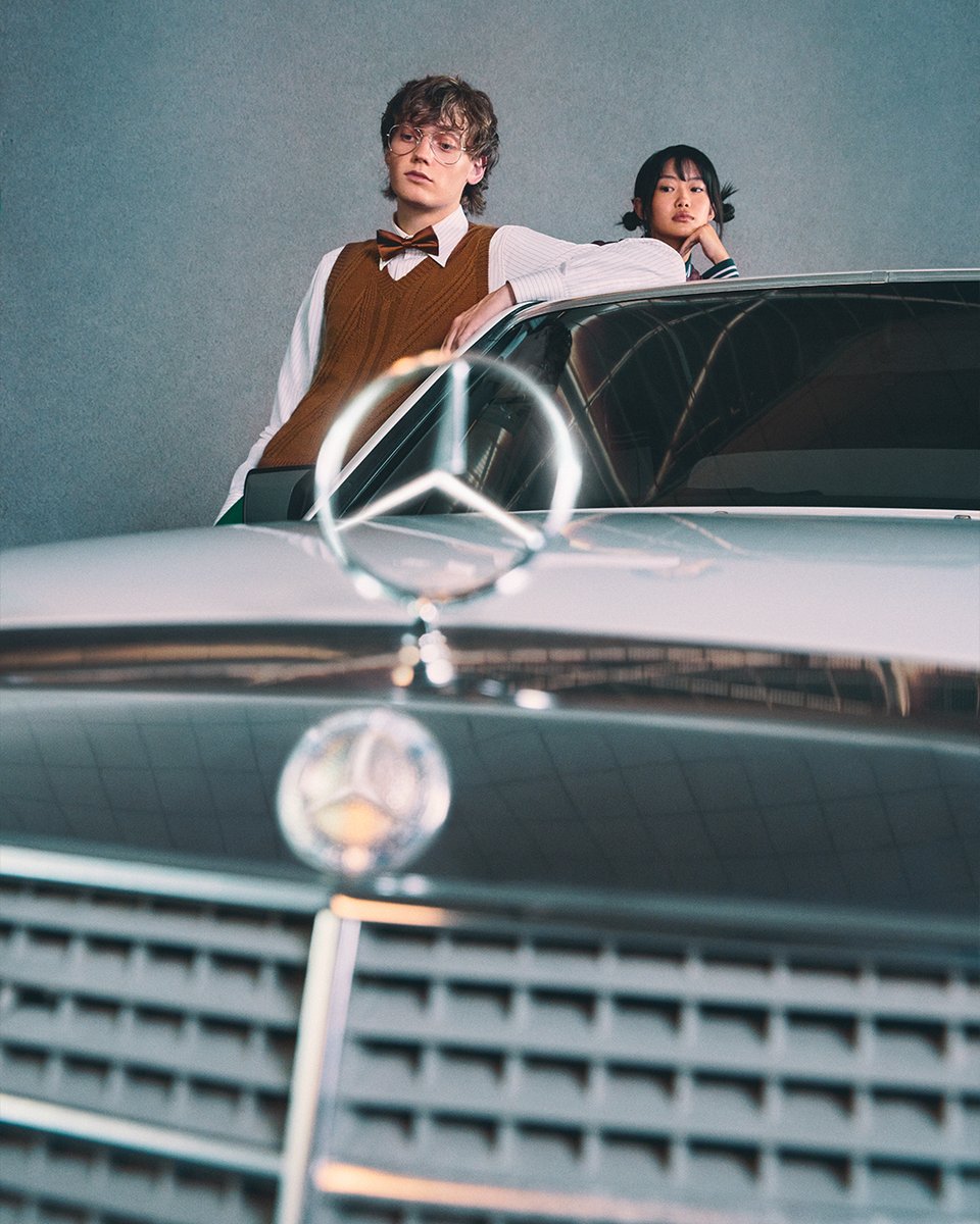 SytnerMB's tweet image. A class of its own: the S-Class 126 series was the first Mercedes-Benz with an airbag. Up until today, it is an icon of vehicle safety. 

#DefiningClass #MercedesBenz #SClass #126series