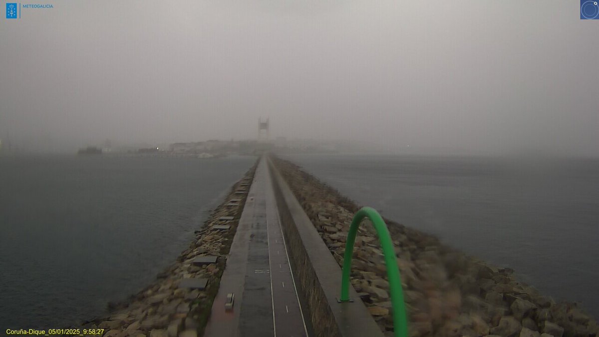 📷 Foto en directo dende o Dique de Abrigo vía meteogalicia.gal/observacion/ca…