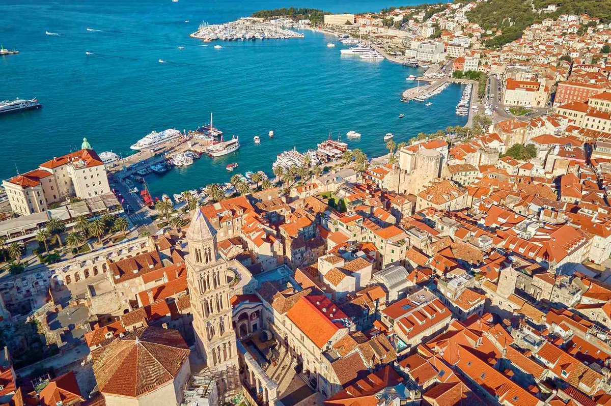 Did you know that #Split was just voted the world's No.1 #feelgood destination for a whole range of reasons. One being the proximity of #Brac! buff.ly/3W6U9Mi