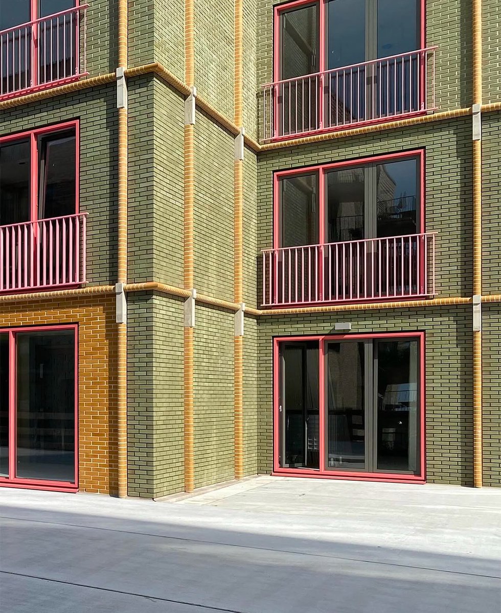 A remarkable palette of brickwork in this social housing project called ‘Volante’ with 108 homes in Hilversum, Netherlands

Yes, this is social housing!!!

By Monadnock Architects
