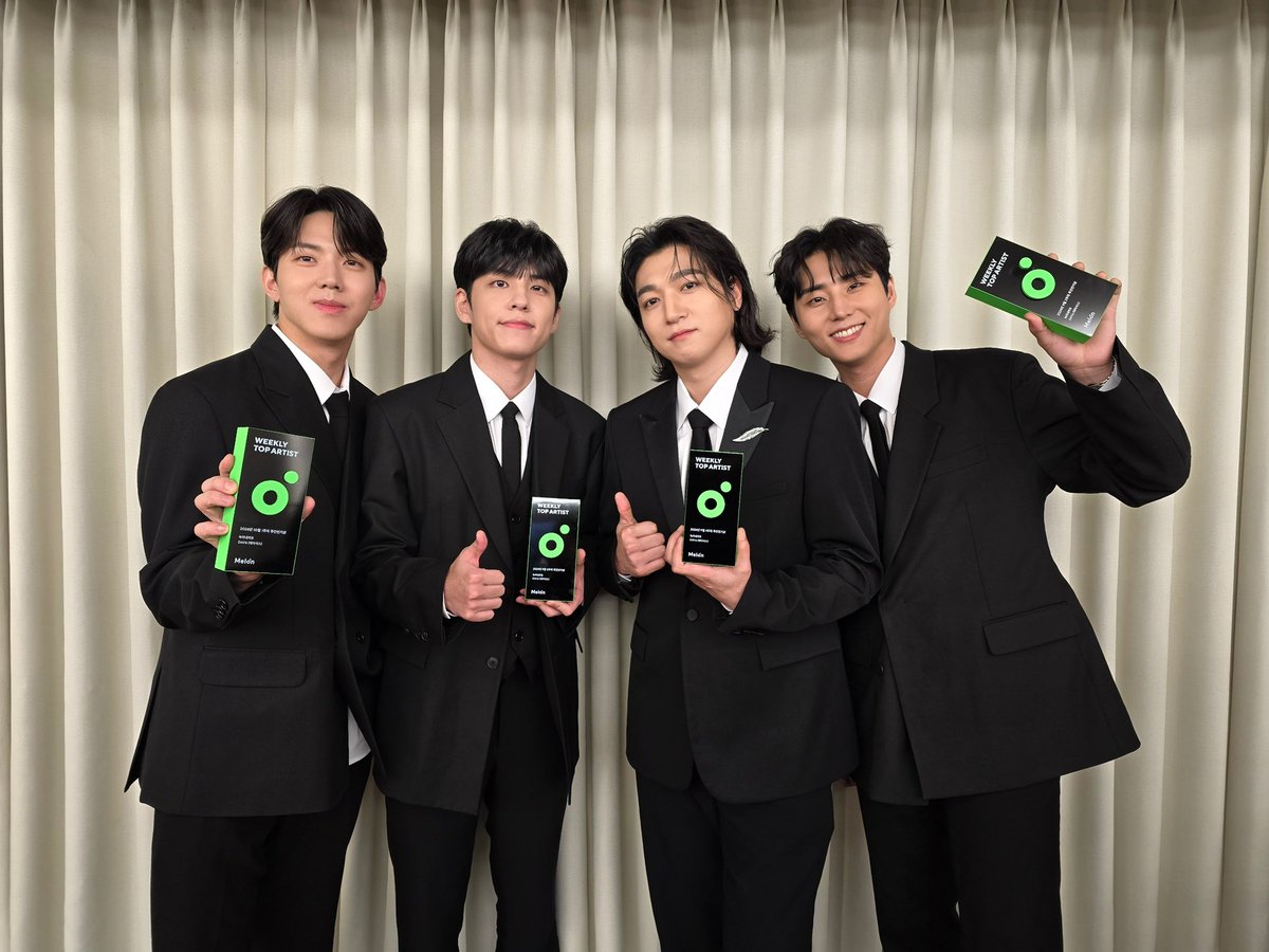 4 for four weeks in a row! It's all thanks to My Days who keep lifting us up and showing us so much love. Your support means everything and we'll keep doing our best for you. Let's continue this journey together!