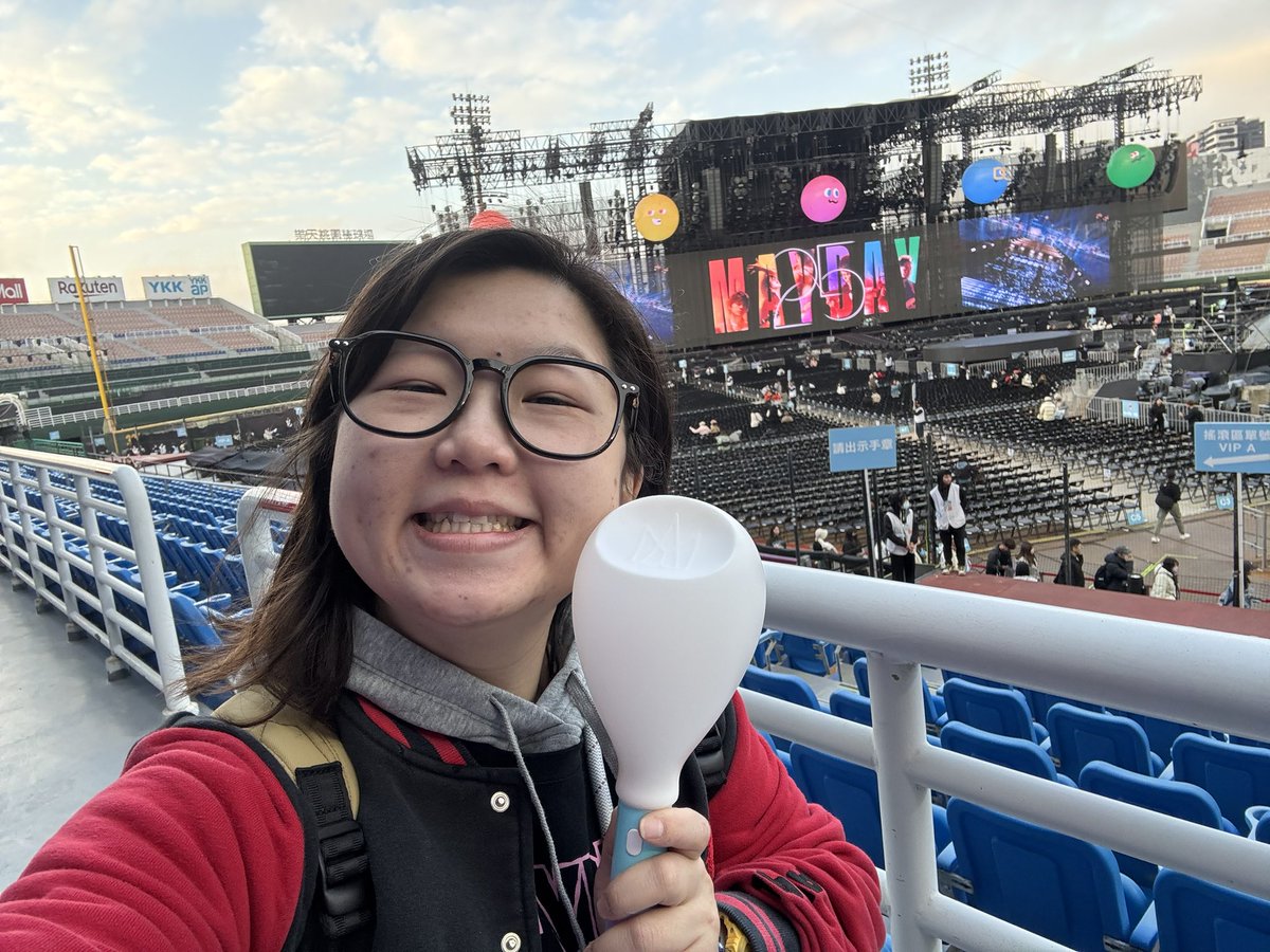 ann81125's tweet photo. 2025第一個重大行程
依舊是五月天😍😍
-
五月天演唱會 每次都期待感滿滿
五位哥的垃圾話 依舊是重點✌️✌️
-
#倪憂憂滷蛋追星日記
#帶著阿珍去追星
#五月天 #MAYDAY
#五月天5525回到那一天
#五月天25週年巡迴演唱會 https://t.co/KqVfmNVgJG