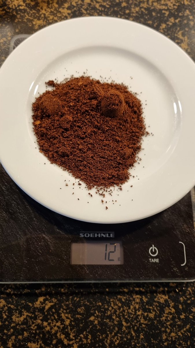 cmdrstarion's tweet photo. @blakandblack This is 12g of coffee, the amount I'd use to make a mug. It comes from a 500g bag costing €7, meaning ~40 mugs of coffee at 17.5 cents. Add water and electricity, you've still got change from €1.
We buy a Starbucks mebbe once every 2-3 months, as a treat, when shopping. https://t.co/BTt18Hk69M