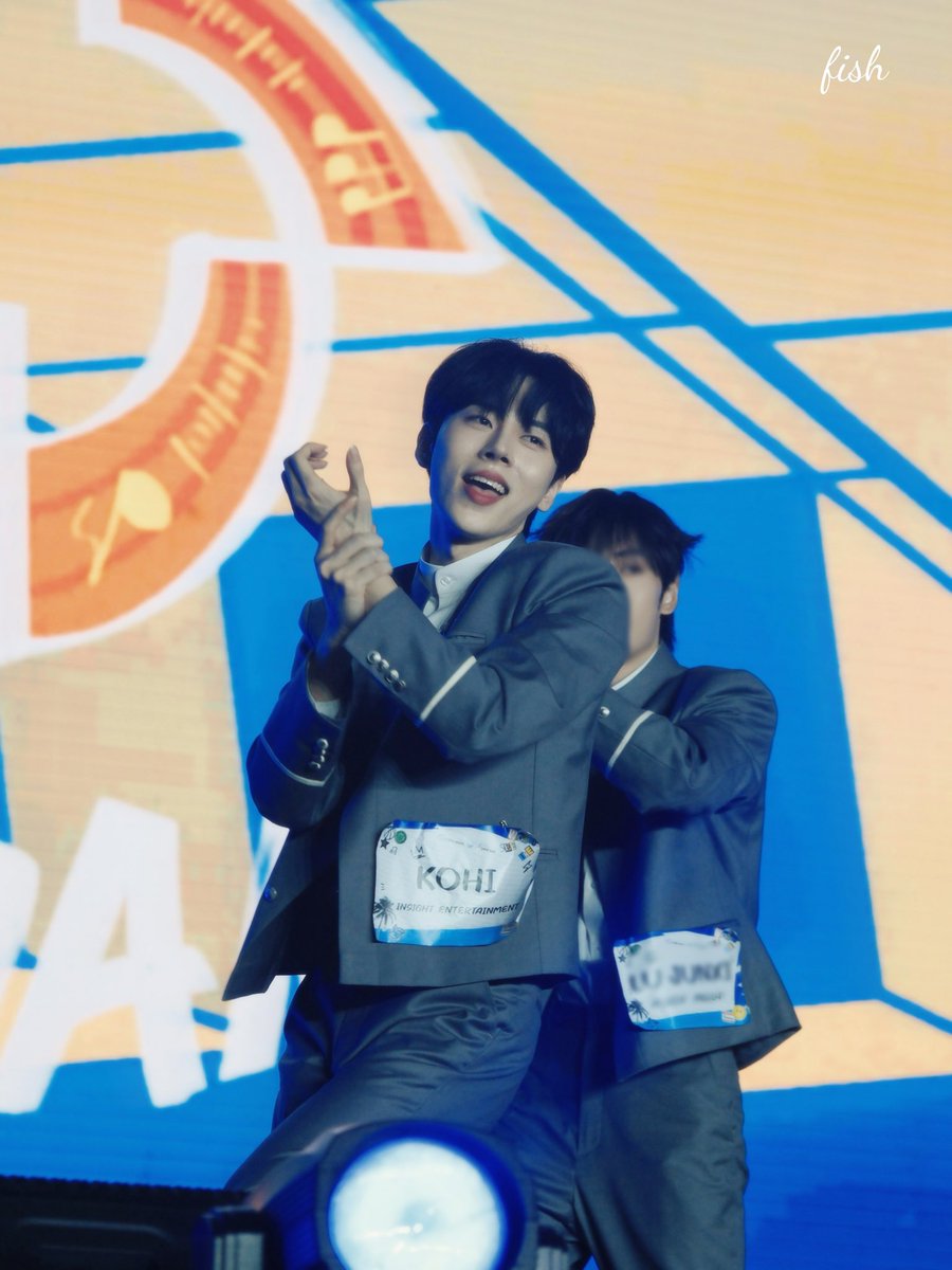 KohiGlobalFc's tweet photo. 20241230 at Iconsiam
Junghyun (KOHI)
photos on stage (1)

cr. @.rikihihi @.xoxo_kohi
#정현 #이정현 #JUNGHYUN #KOHI
#LEEJEONGHYEON #จองฮยอน 
#LiZhengXian #李正贤
#CHUANGAsiaS2 #ChuangAsiaSeason2 https://t.co/83iRvboXqM
